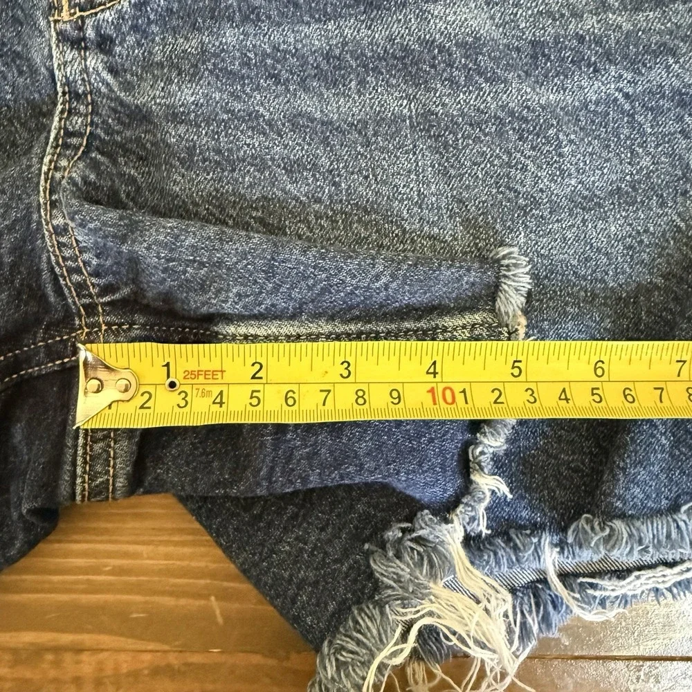 American Eagle Womens 4 Blue Medium Wash Mid Rise Cut Off Raw Hem Jean Shorts